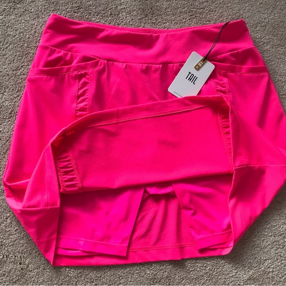 Tail Golf Skort - NWT Size Size: Small - Picture 3 of 4